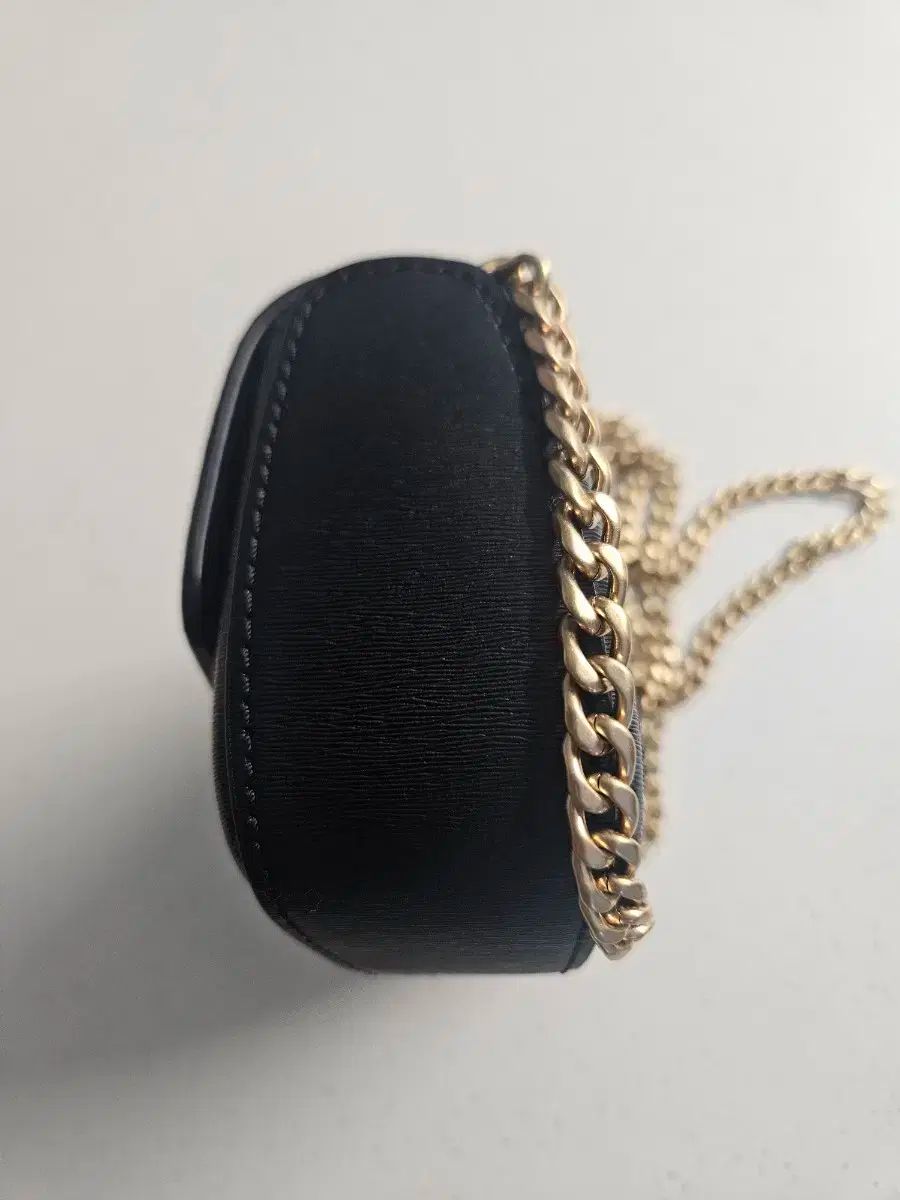 優れた COURONNE クロンヌ ブラック チェーン ミニバッグ 【有名ブランド大集合】