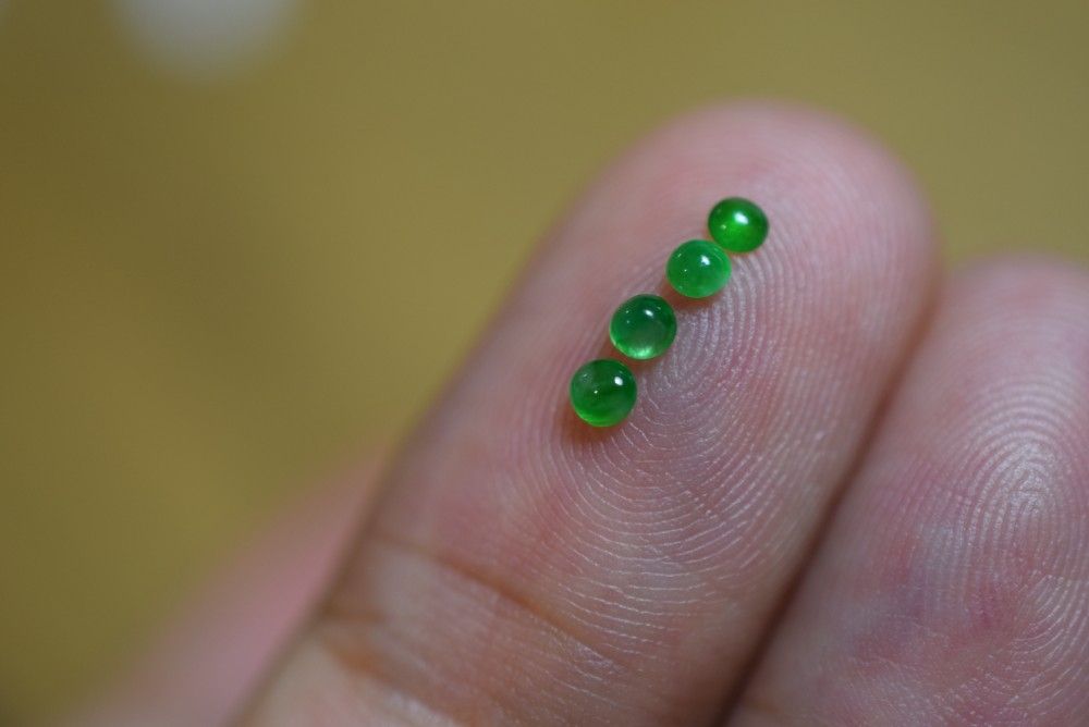 RS11-86 氷糯種 果緑 ミャンマー産A貨 本翡翠 ルース 硬玉 ジェダイト 