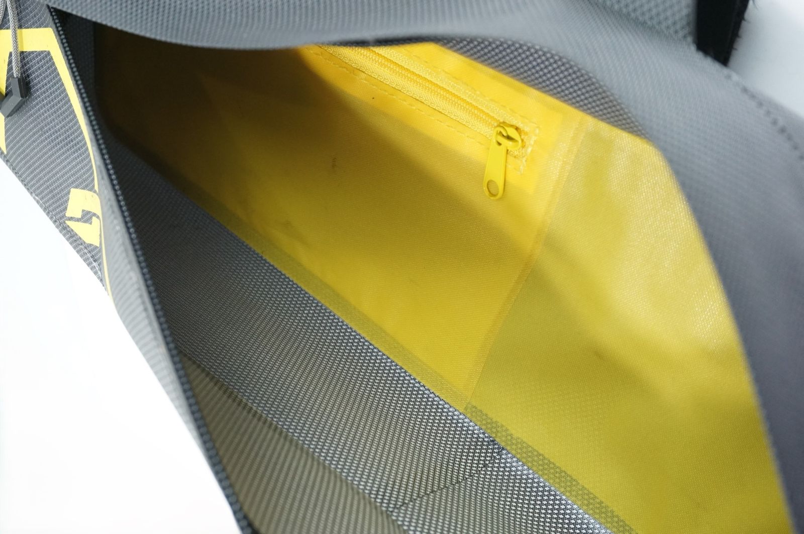 APIDURA 「アピデュラ」 EXPEDITION FRAME PACK 4.5L フレームバック