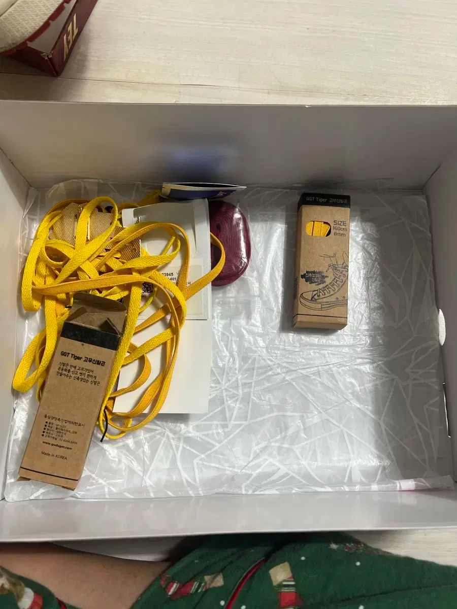 岩井窯 山本教行 掻き落とし 牡丹 つる付きポット Pin page