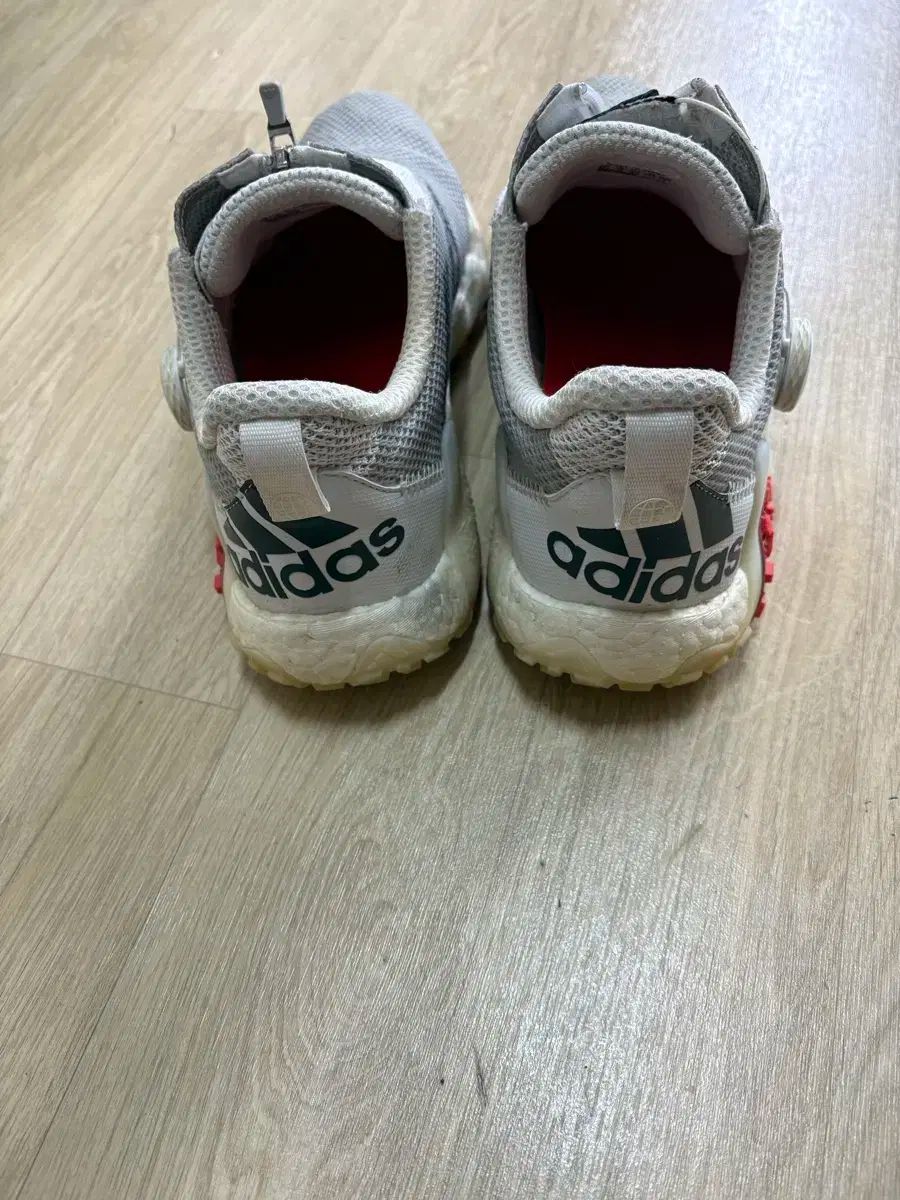 adidas アディダス