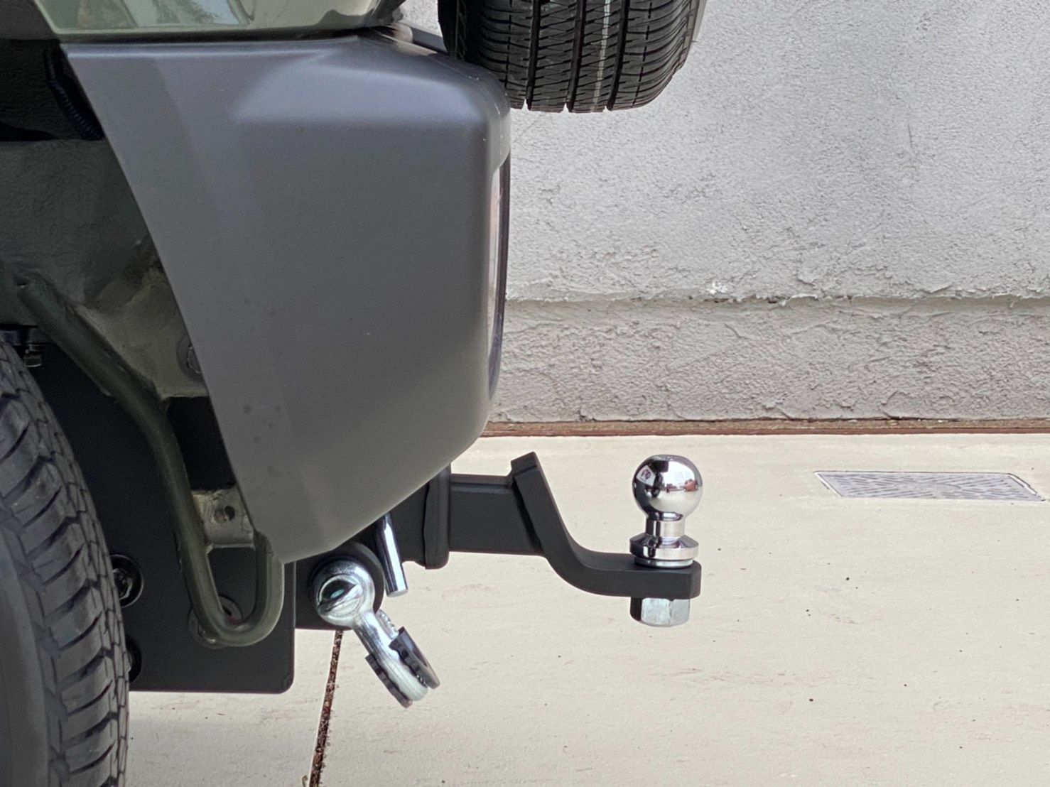 現行型　ジムニー　ヒッチメンバー 2インチ角　jb64 jb74シエラにも ヒッチメンバー ジムニーJB64W/シエラJB74W専用設計 2インチ 牽引