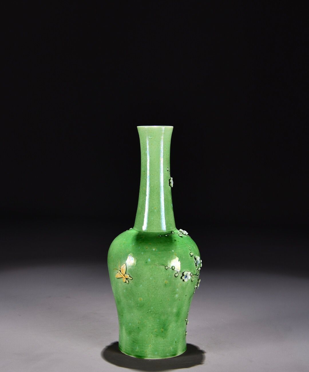 清代の哥釉緑釉紫口瓢瓶  陶磁器  現代工芸品 美術品 置物 清代の哥釉緑釉紫口瓢瓶 陶磁器 現代工芸品 美術品 置物