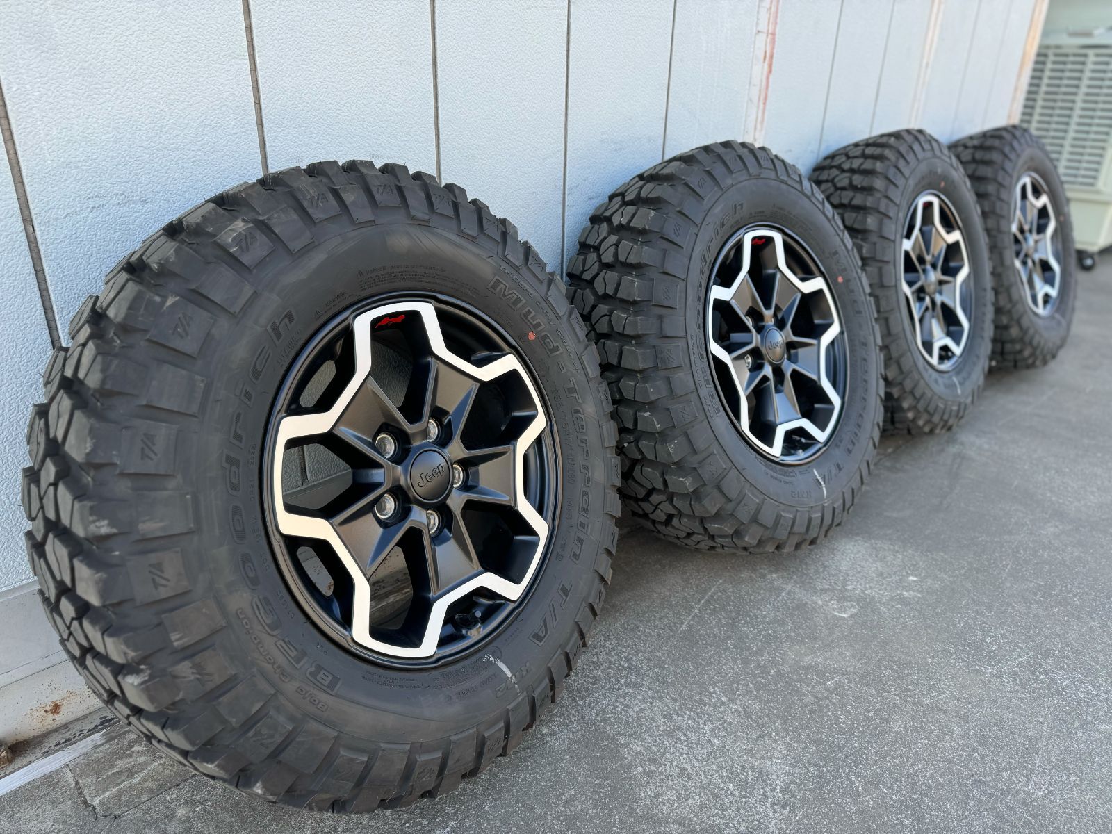 JEEP グラディエーター JL/JT 純正タイヤアルミホイールセット