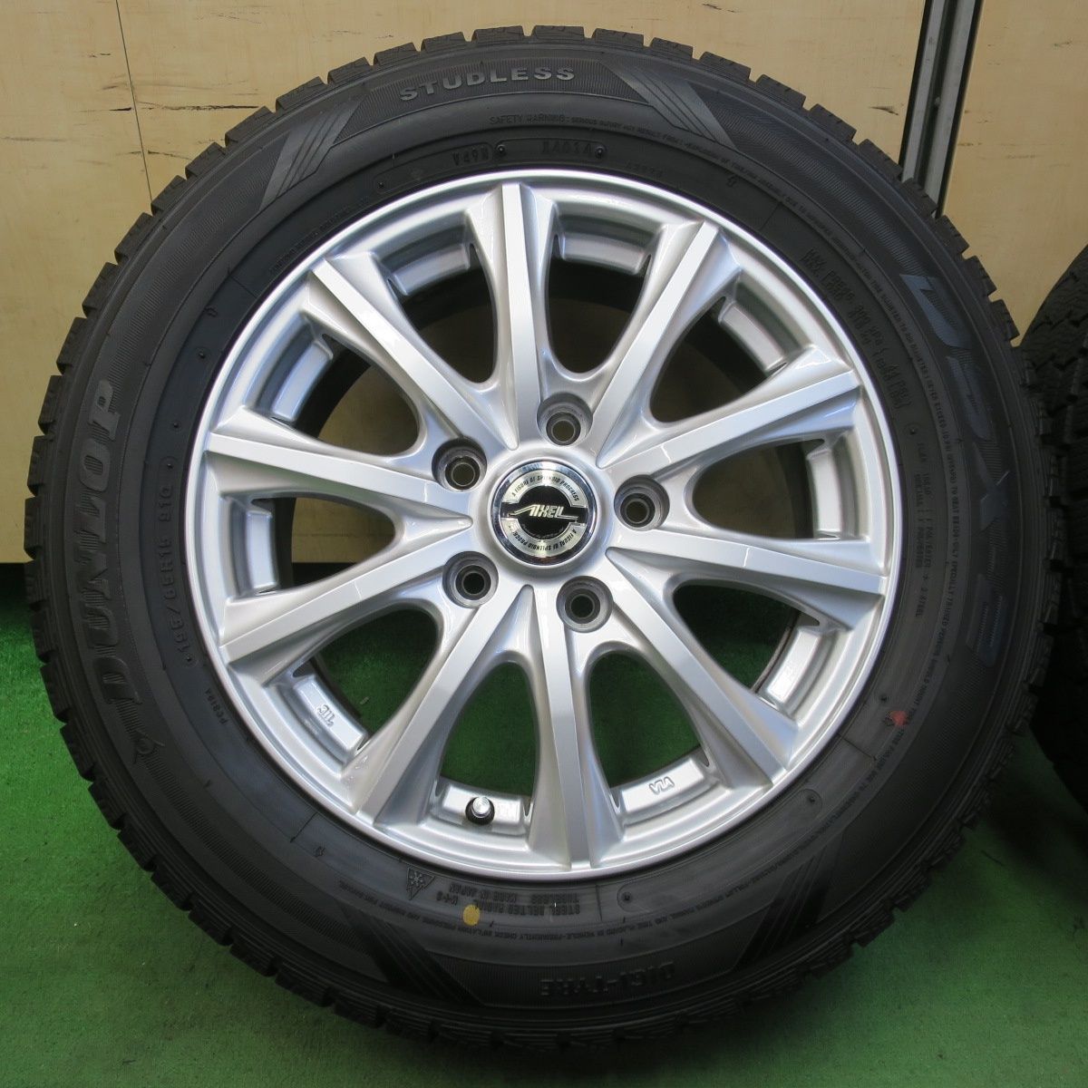 バリ溝！キレイ！9.5分☆スタッドレス 195/65R15 ダンロップ DSX-2 