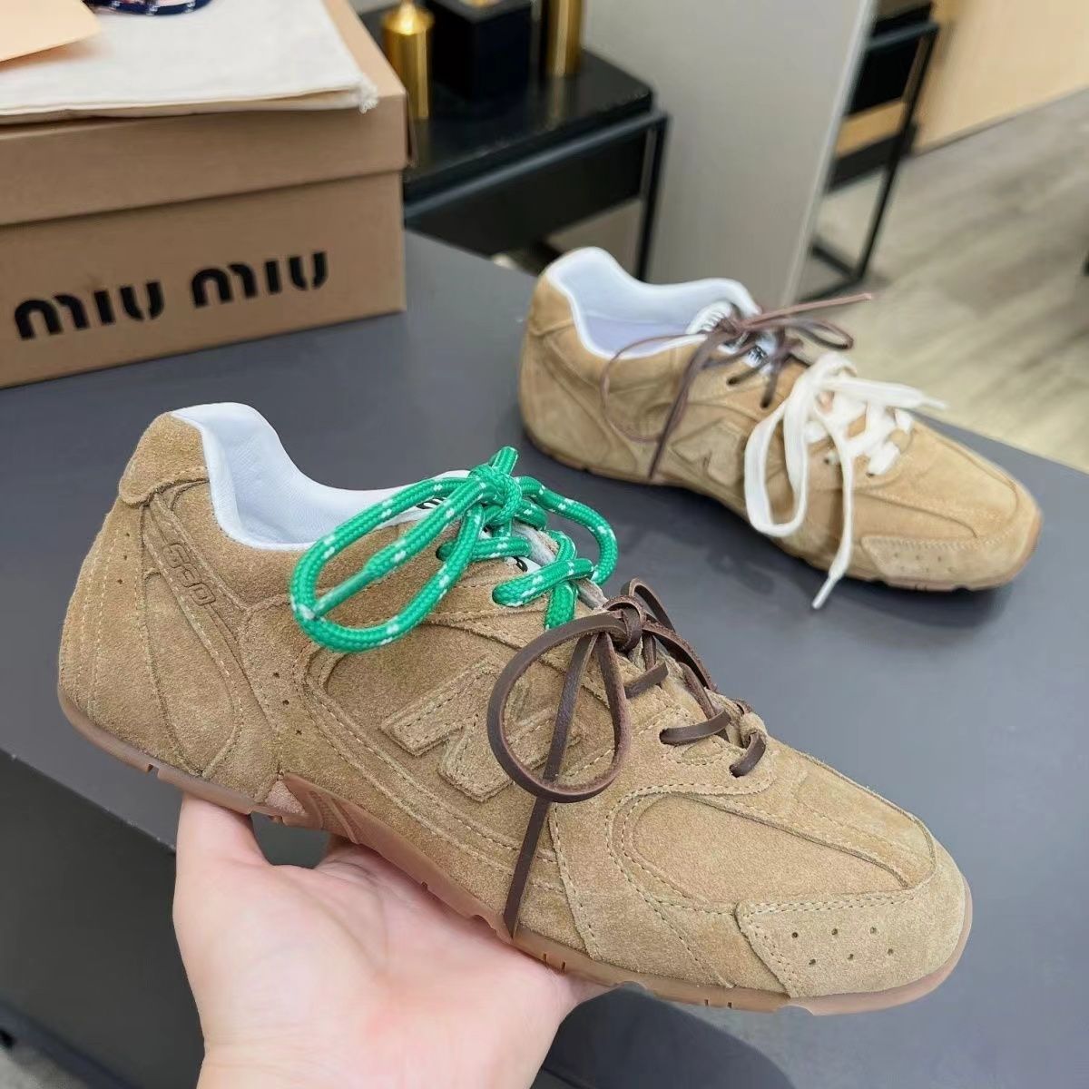 箱保存袋MiuMiu x NewBalance 530スニーカー　23cm