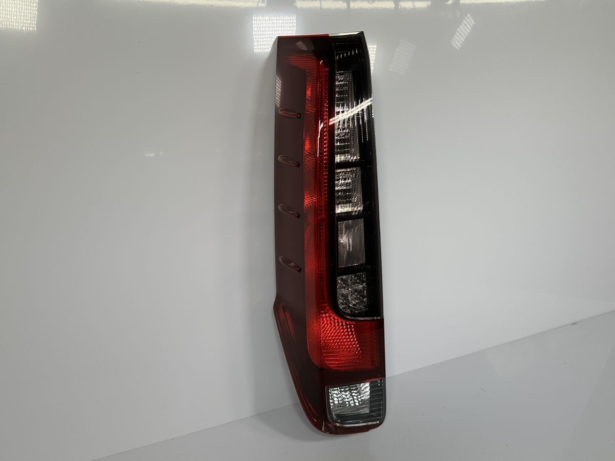 破損キズなし エスクァイア ノア ZRR80G ZRR80W ZWR80G ZWR80W 前期 純正 左テールランプ LED 81561-28630 28-231 AL 管理31847