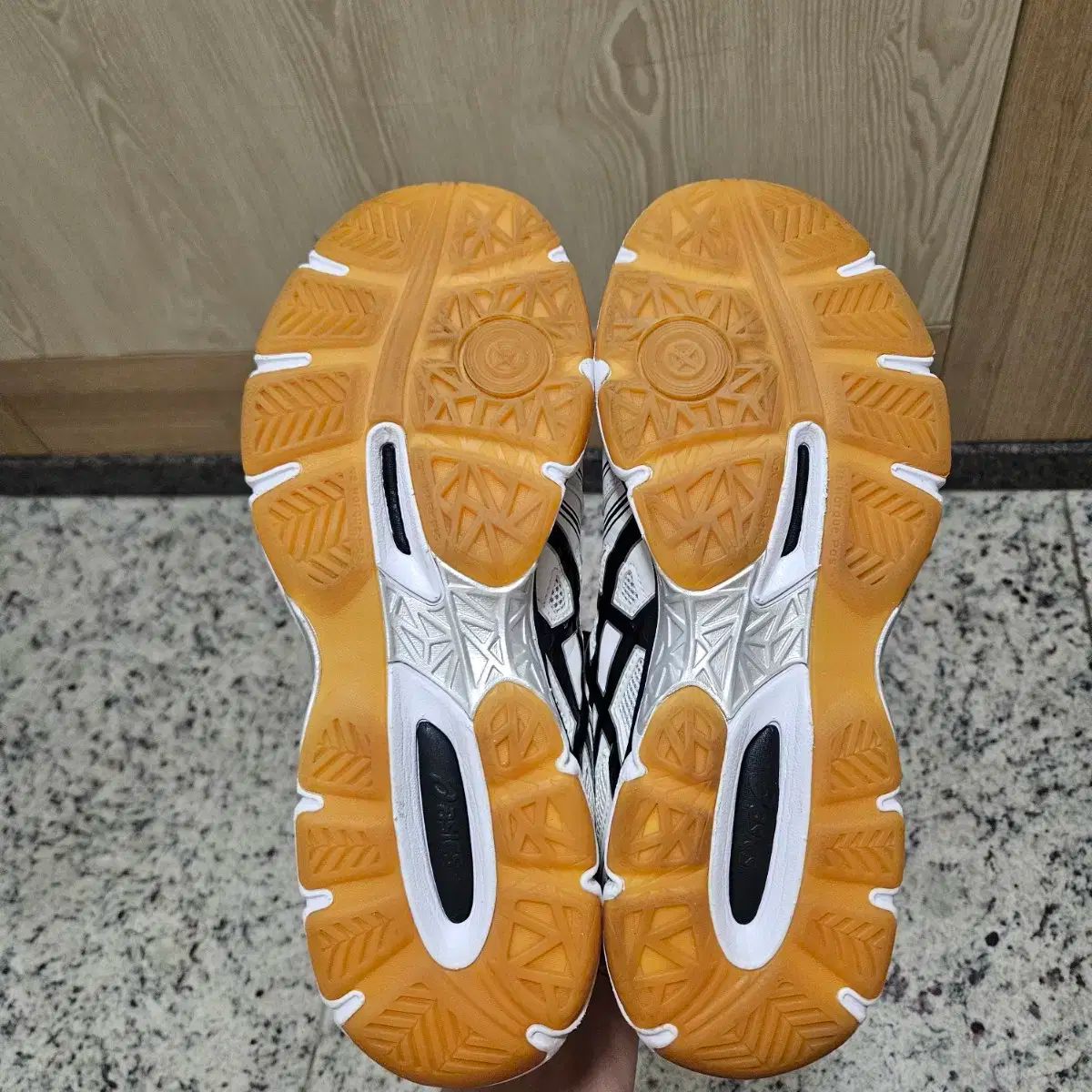 asics アシックス