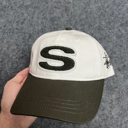 男女兼用Stussyステューシー　ベースボールキャップ帽子　新品
