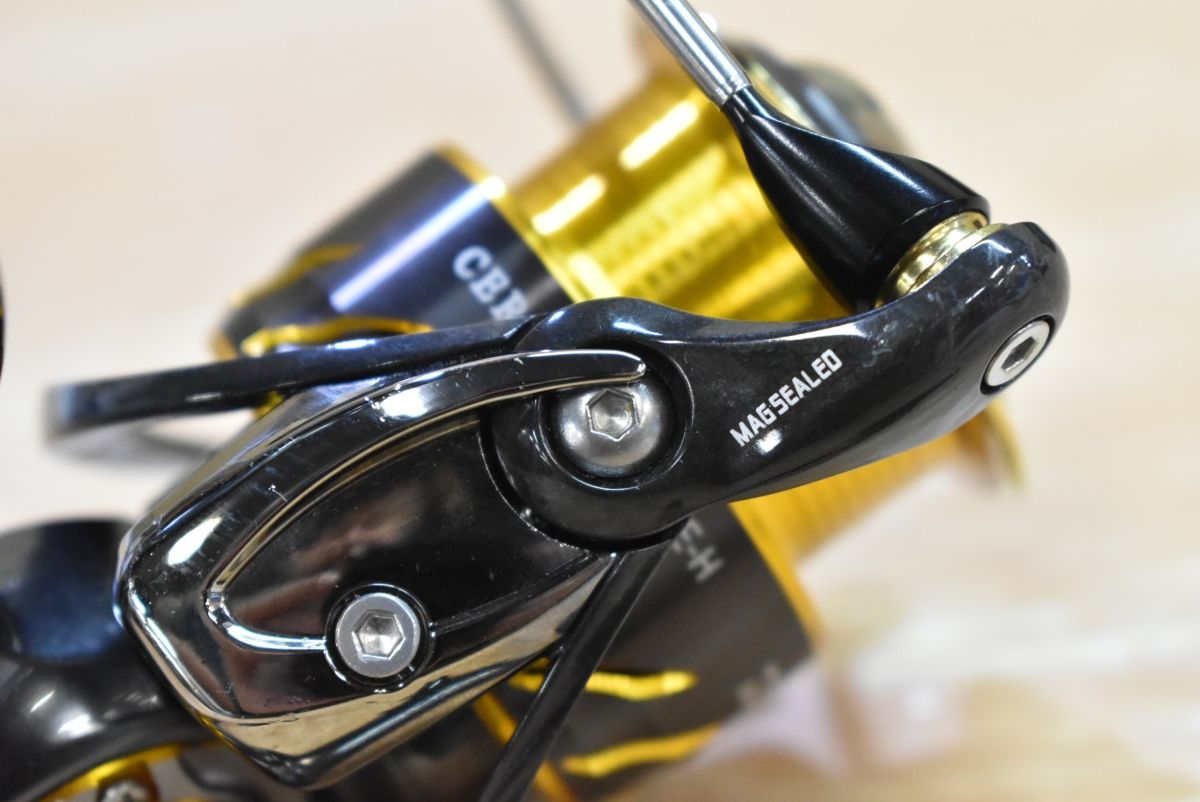 スピニングリール