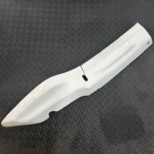 ヤマハ マジェスティ C 250 SG03J アンダー カウル エアロ 社外?メーカー不明 0106 ヤマハ マジェスティ C 250 SG03J アンダー カウル エアロ 社外?メーカー不明 0106