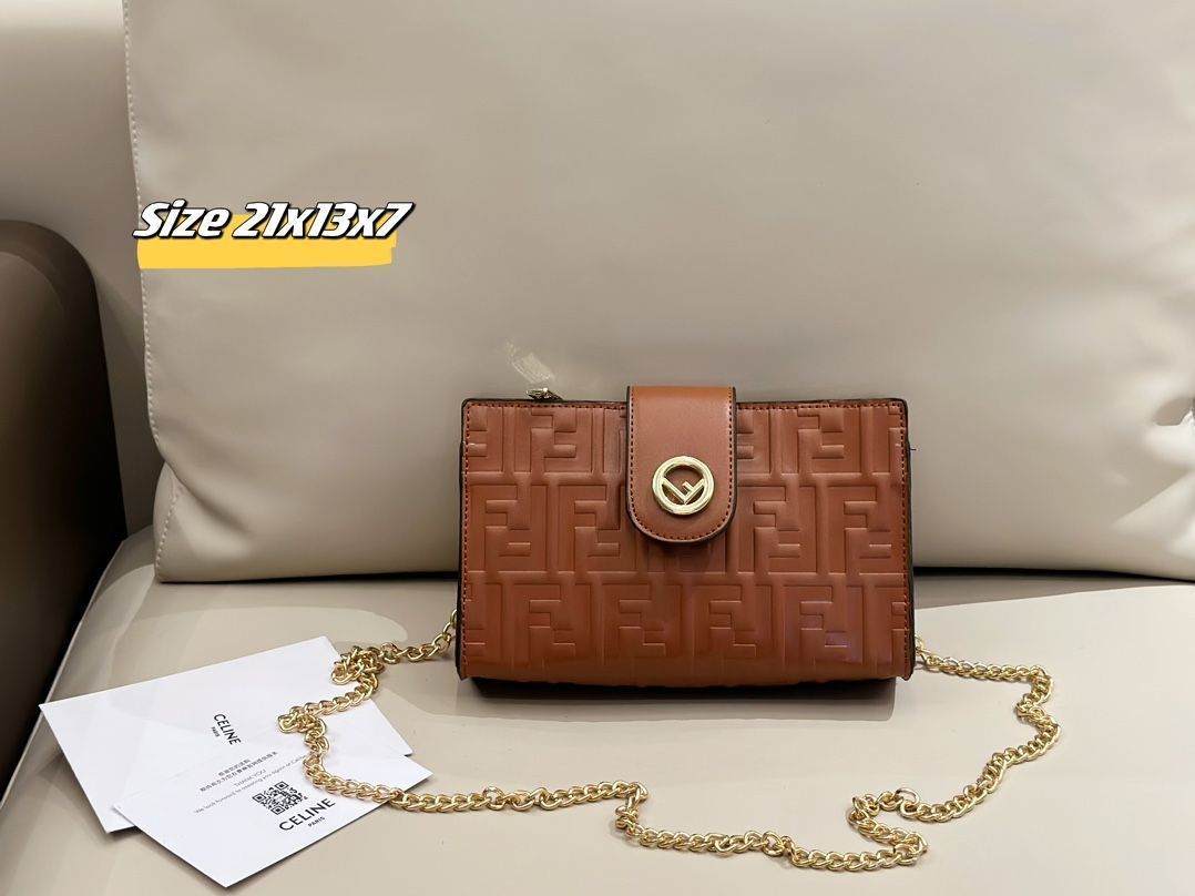 現地価格／数量限定／送料無料【 FENDI 特別SALE 】a3038 今日特価】FENDI フェンディ 国内送料無料！お得な価格で在庫