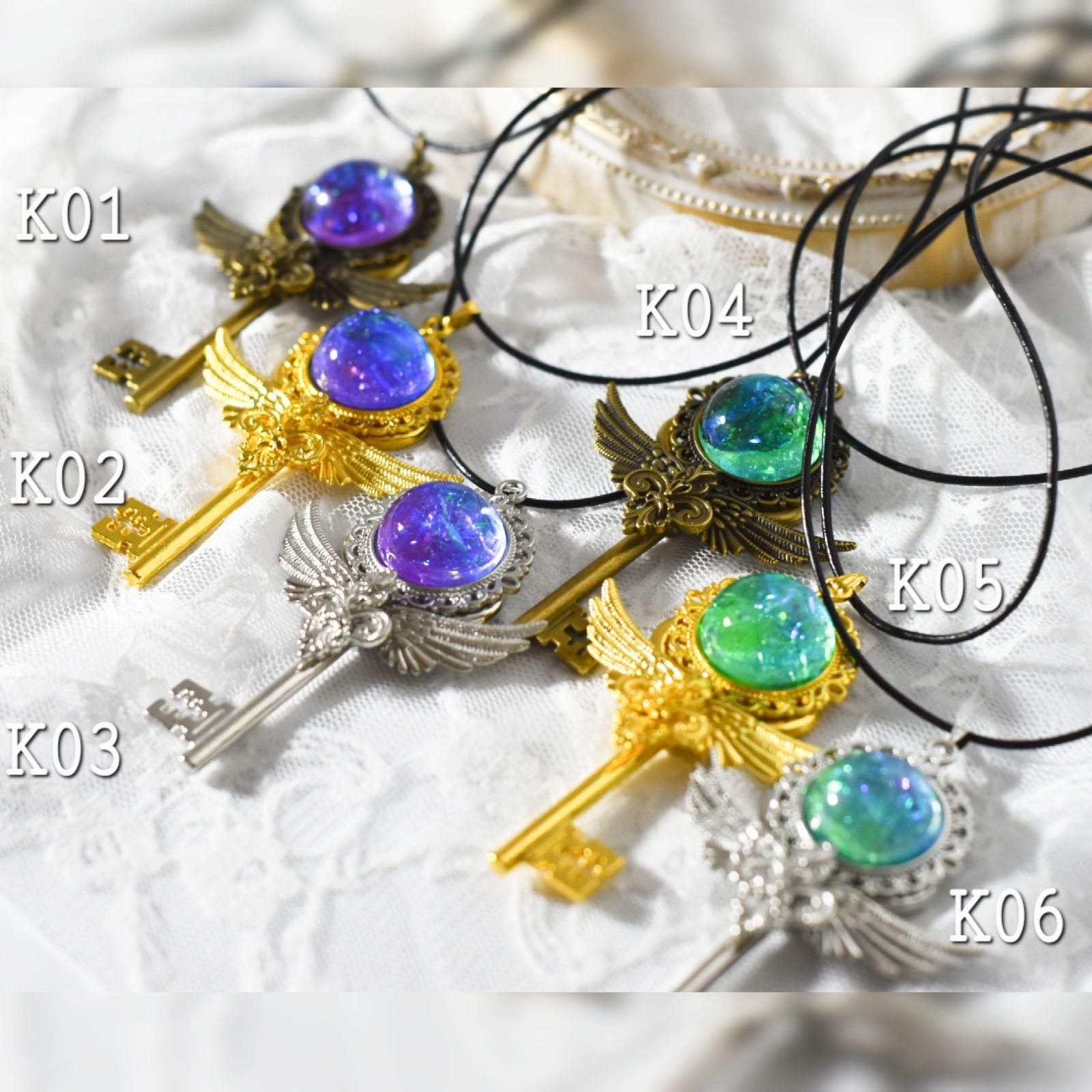 魔法の鍵ネックレス　レジン　ファンタジー　K02