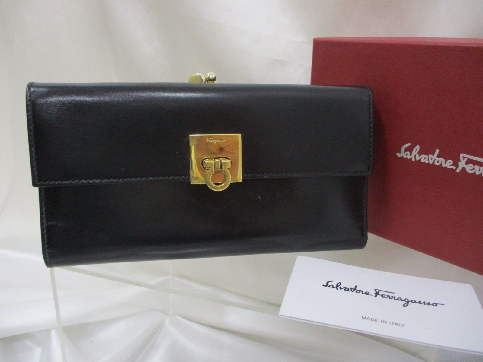 【三沢店85】フェラガモ 長財布 サルヴァトーレ ガンチーニ Ferragamo ブラック ゴールド レザー 品