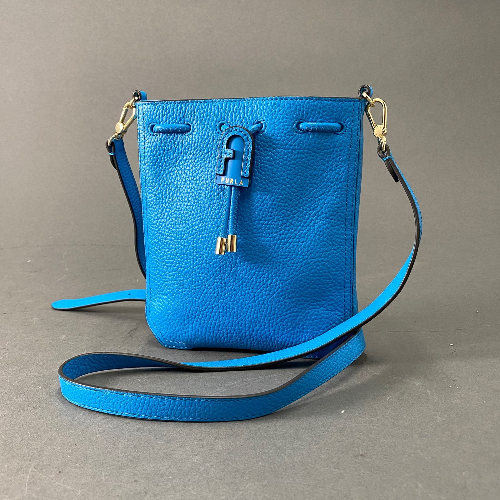 k7《 美品 》FURLA フルラ ATENA BUCKET BAG MINI アテナバケット