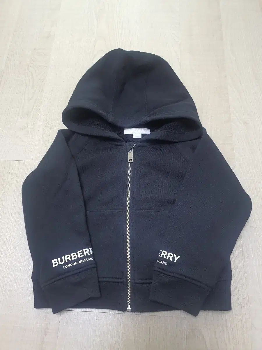 14Y BURBERRY(バーバリー ) フード付き ジップアップパーカー