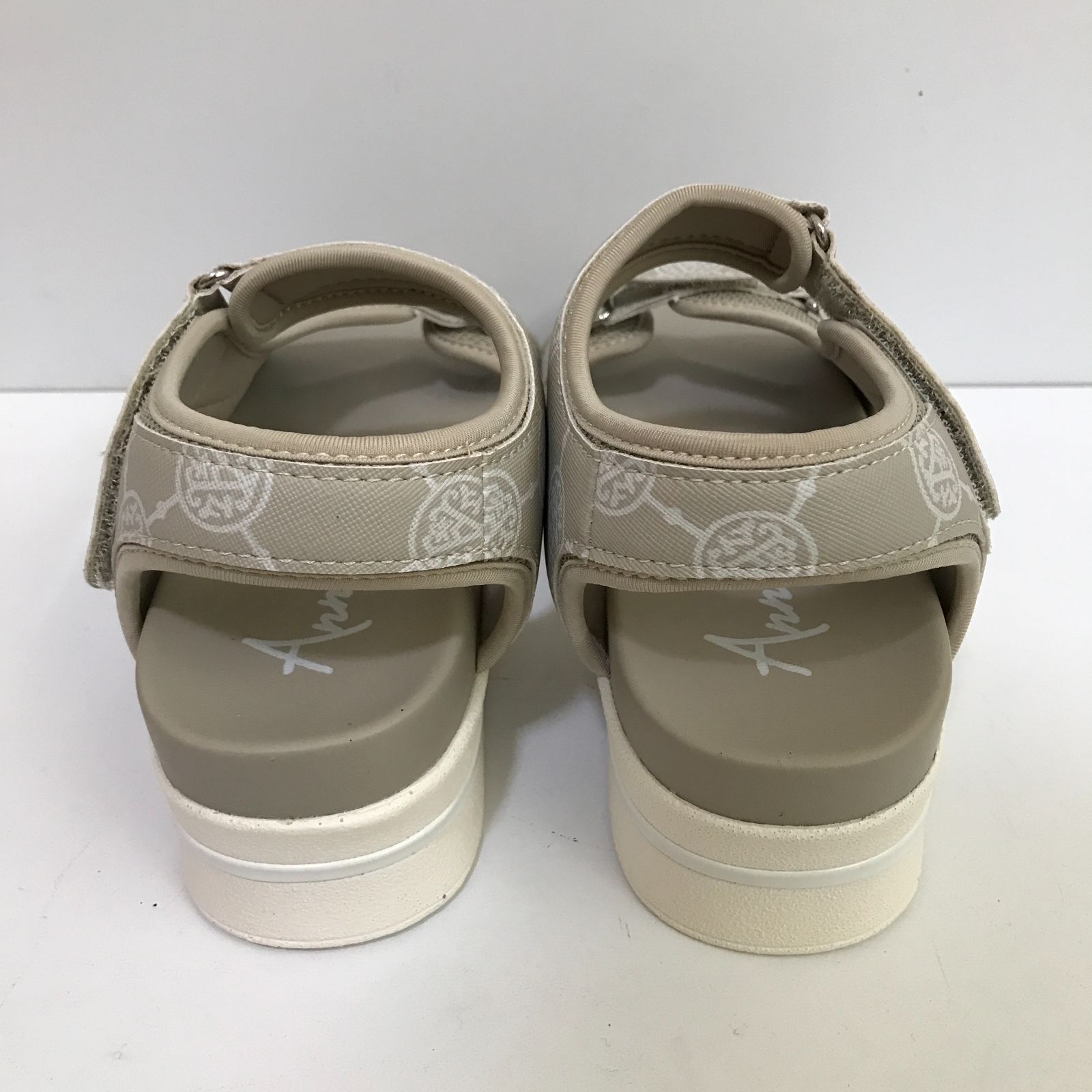 【新品】Anne Coauine 幅が調整できるストラップサンダル　ベージュ　S 新品】Anne Coauine 幅が調整できるストラップサンダル ベージュ