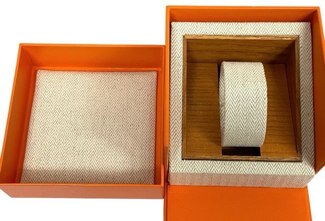 鑑定済　極上美品　エルメス　正規品　腕時計ケース　木製　空箱　オレンジ　ボックス エルメス 時計用 ケース 時計ケース HERMES 箱 BOXボックス