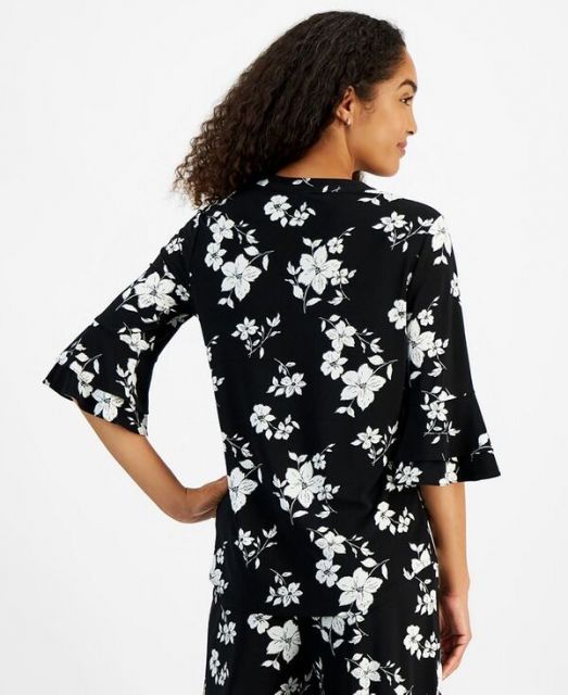 売れ筋商品|||カスパー カットソー トップス レディース Women's V-Neck Floral Flutter-Sleeve Top Black/Vanilla Ice Flutter Sleeve V-Neck Tops | Loft
