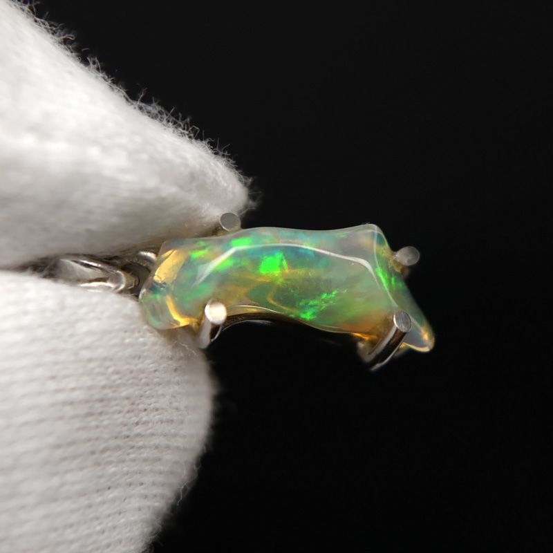 【一点物】エチオピアオパール ラフロック ペンダントトップ ✩.*˚ 一点物】エチオピアオパール ラフロック ペンダントトップ ✩.*˚ 一点