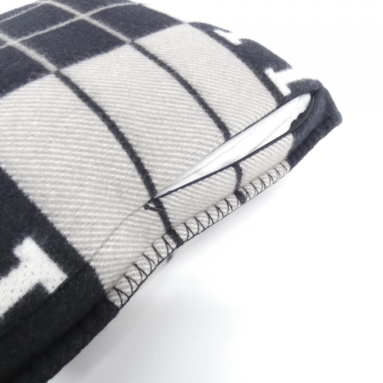 エルメス アヴァロン3 52×52 102666M クッション NICORILABO_COM