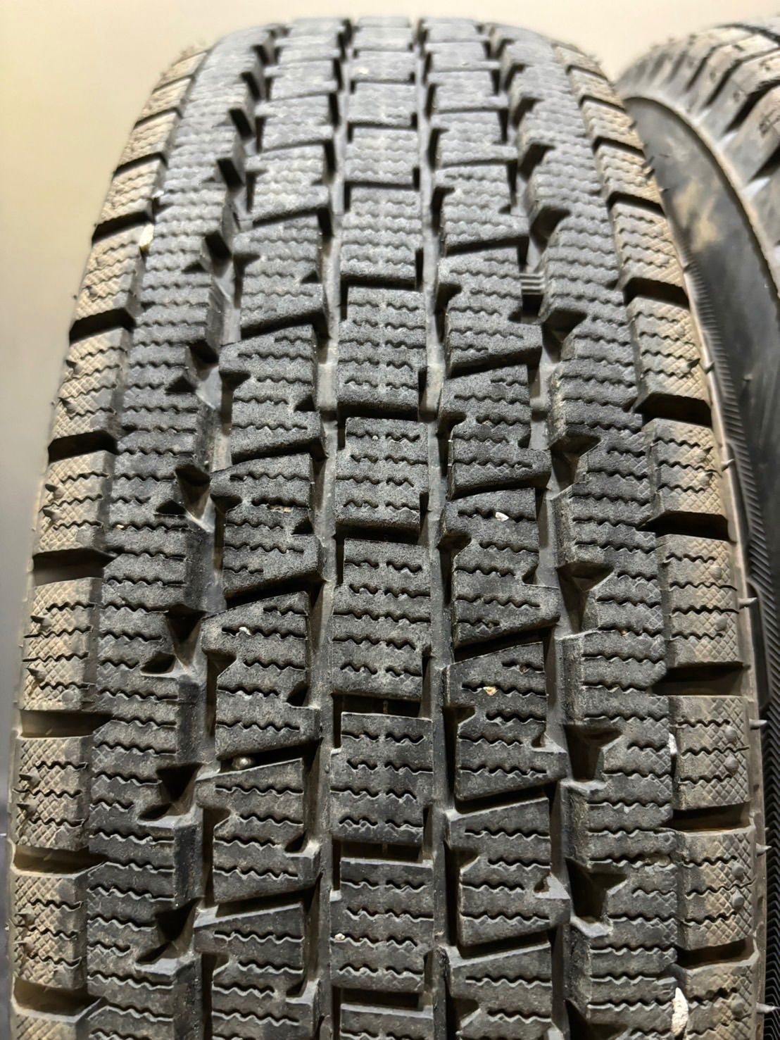 ★145/80R12 80/78N LT BRIDGESTONE/W300 22年製 キャロウィン 12インチ 4J +40 100 12H マルチ スタッドレス バリ山 4本 (南1-F771)