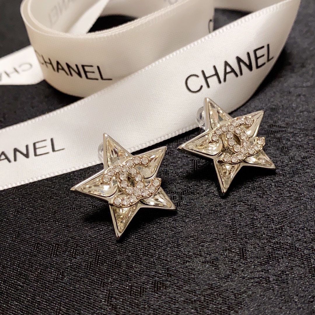 新品未使用】Chanel（シャネル）スター CC ロゴ クリスタル ピアス