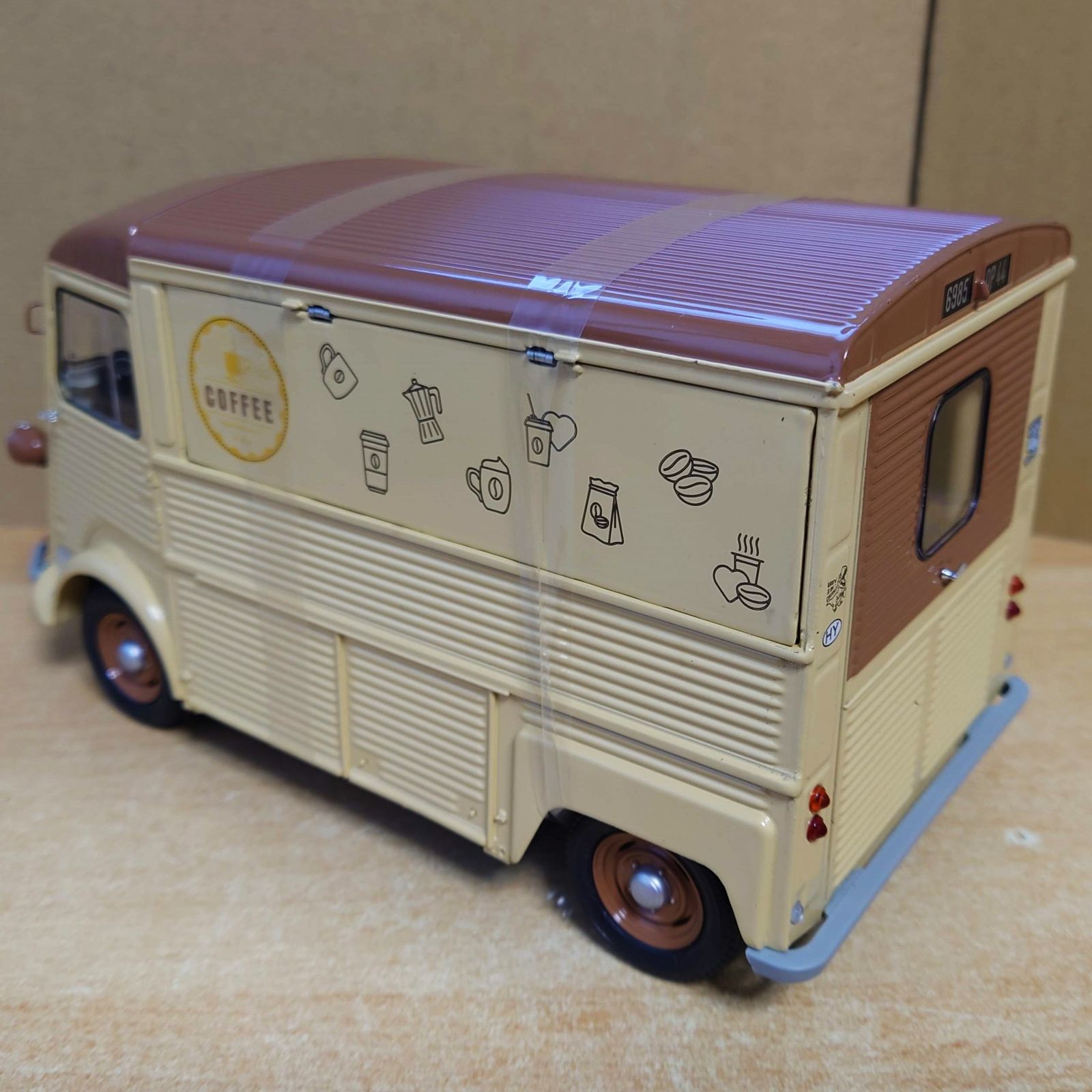 1/18 シトロエン タイプ HY COFFEE 1969ブラウン ソリド製ダイキャスト製ミニカー