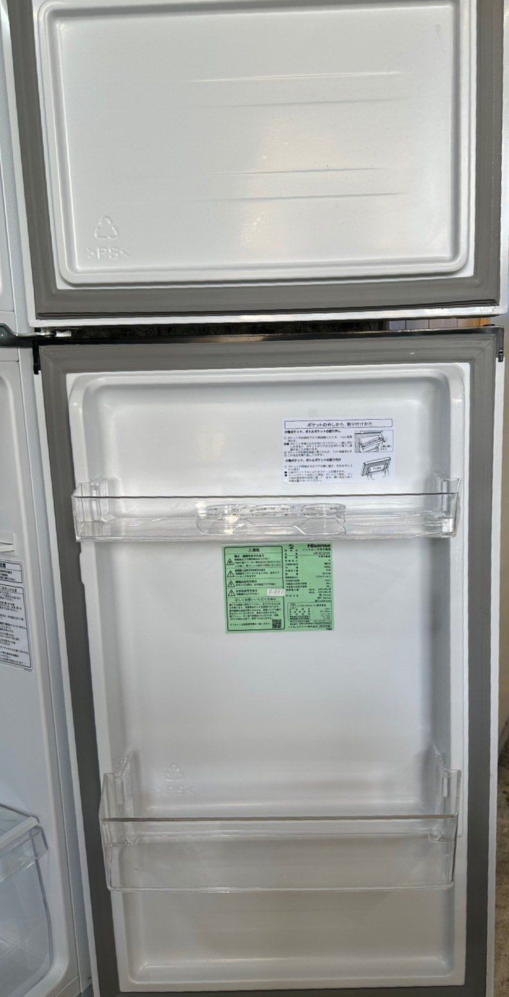 大阪送料無料★3か月保障付き★冷蔵庫★2023年★HR-B12HW★IR-685 大阪送料無料☆3か月保障付き☆冷蔵庫☆ハイセンス☆2ドア☆2023年☆HR