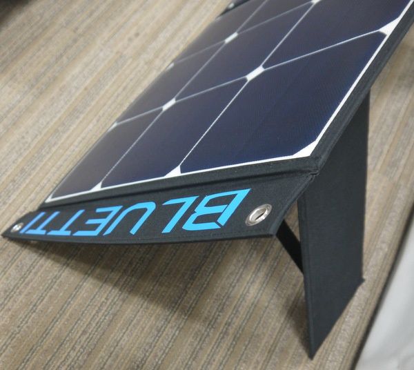 BLUETTI SP200 ソーラーパネル 200W 折りたたみ式 MC4端子 BLUETTI SP200 ソーラーパネル 200W 折りたたみ式 MC4端子 Amazon