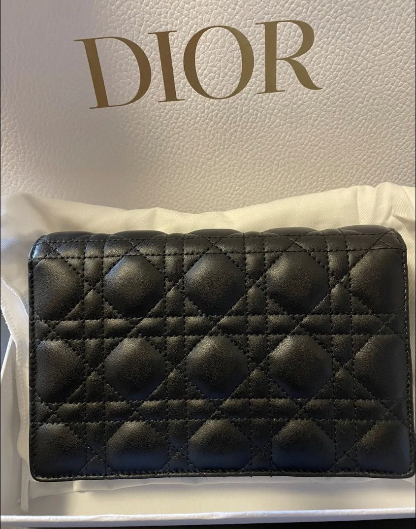 DIOR 国内発送 LADY DIOR チェーンポーチ 黒 Black チェーン DIOR 国内発送 LADY DIOR チェーンポーチ 黒 Black チェーン