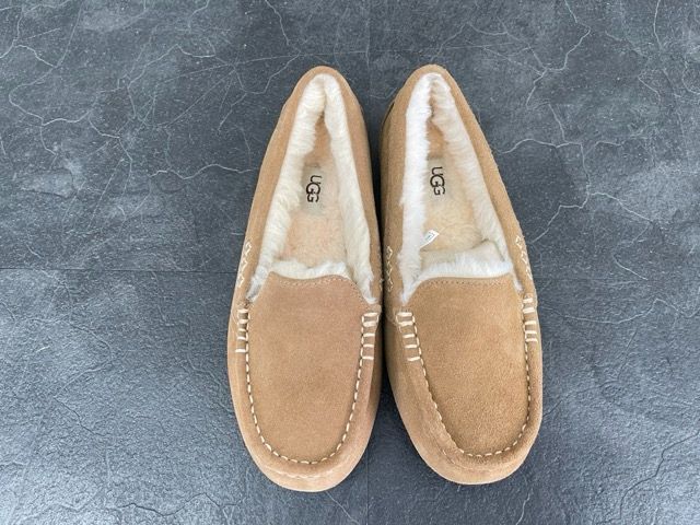箱潰れ UGG アグ ANSLEY アンスレー 24 cm モカシン スリッポン 1106878 栗色 56799