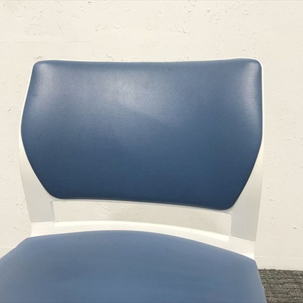 スタッキングチェア