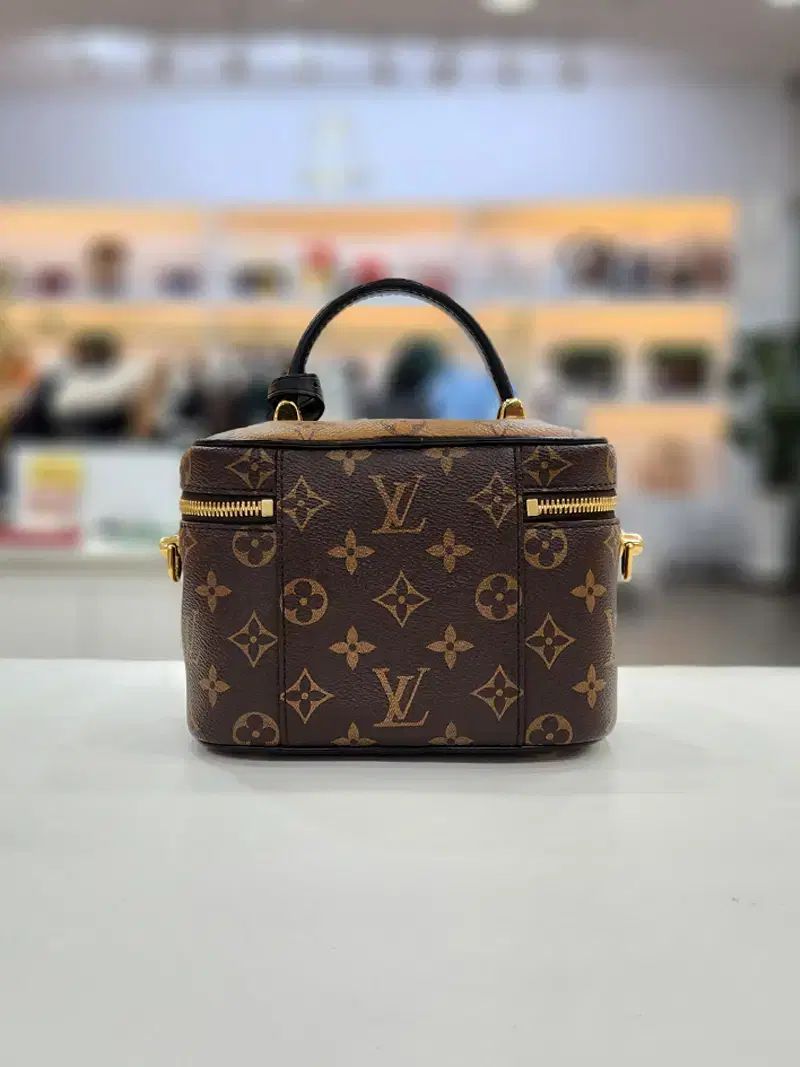 ルイヴィトン モノグラム ベニティ PM クロスバック 付き M45165 DECORATOM_COM_BR