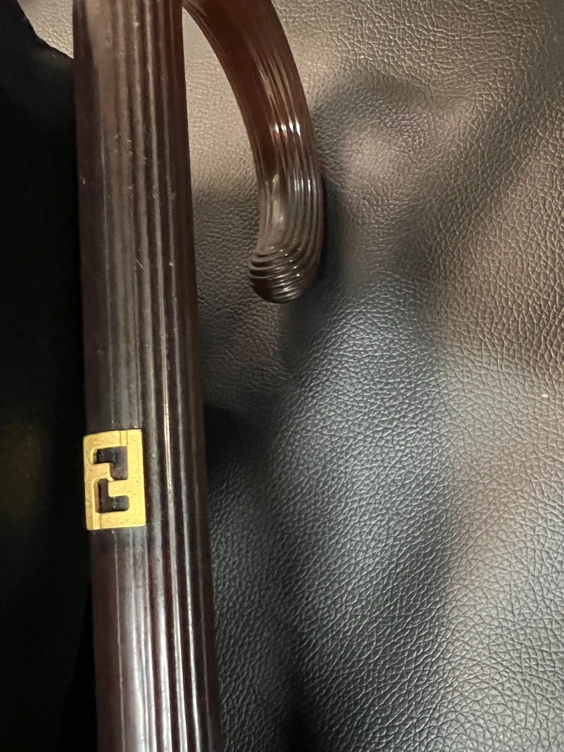 FENDI フェンディ 長傘 ズッカ柄 総柄 ゴールド金具 極美品 イタリア製 FENDI ヴィンテージ 長傘 FENDIロゴ ズッカ柄ハンドル ゴールド