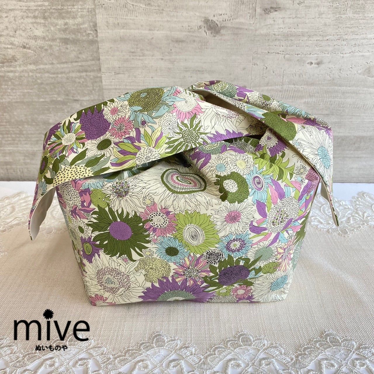 きぃ様LOEWE かごバッグ スモール 箱、保存袋、インナー袋付き きぃ様