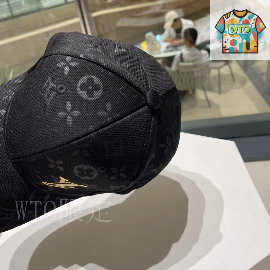 LOUIS VUITTON PARIS ベースボールキャップ LOUIS VUITTON PARIS ベースボールキャップ org.jpg