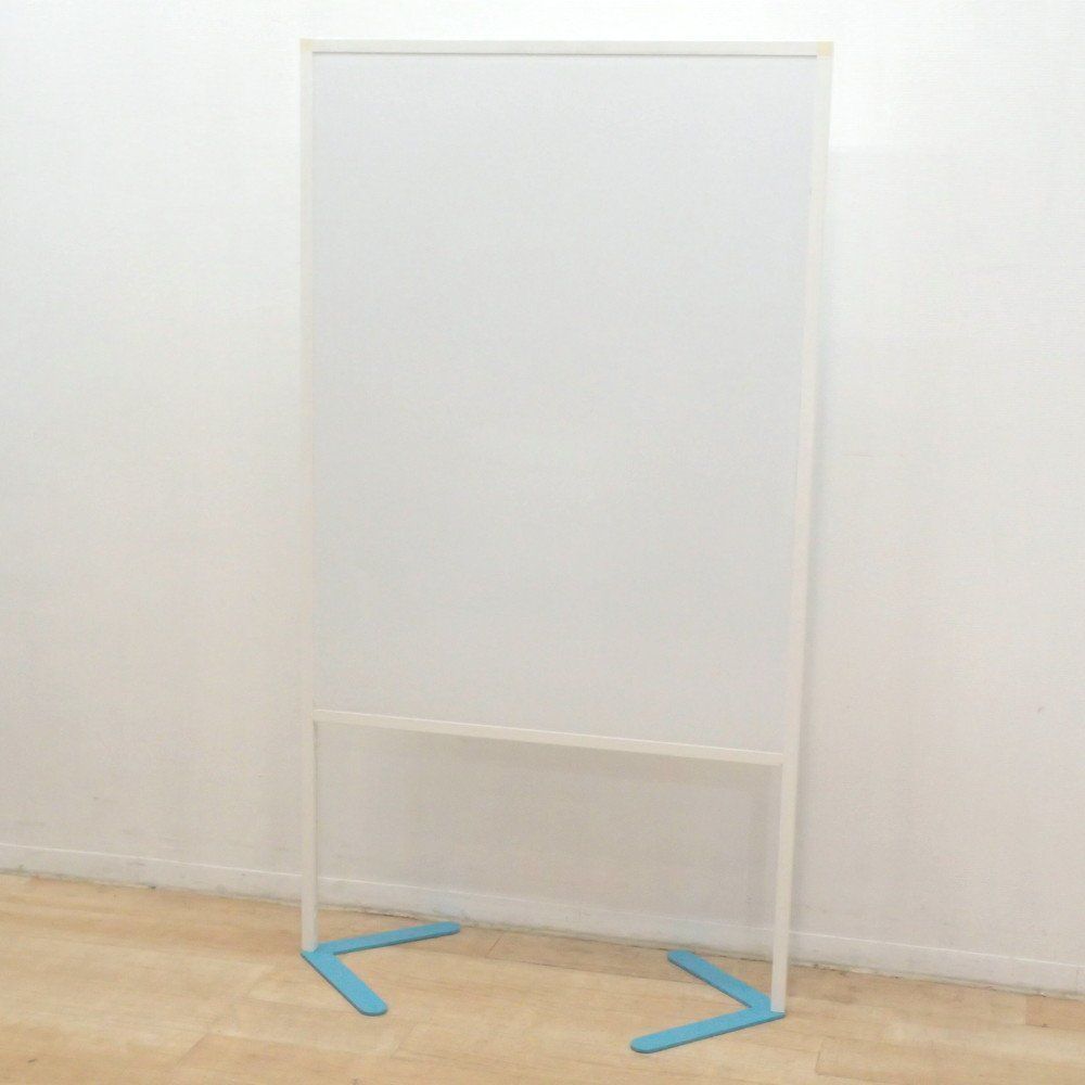 自立式ホワイトボード 白板 900×1200 脚付 縦型 両面 マグネット対応 会議 スクール 事務 案内板 掲示板 EG18373 中古オフィス家具