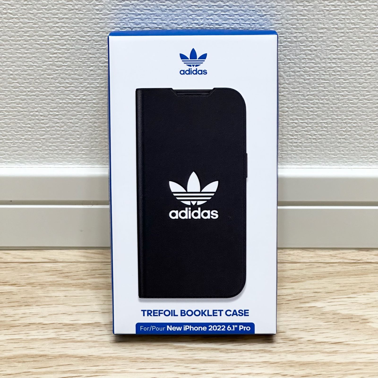 アディダス adidas iPhone 14 Pro スマホケース 手帳型ケース