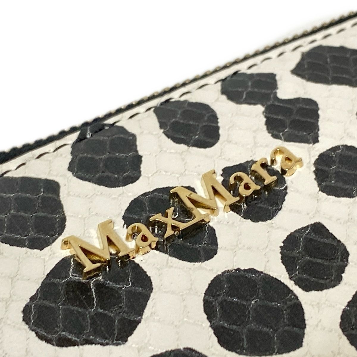 お買い得！！★マックスマーラ/Max Mara★ モバイル ポーチ Max Mara(マックスマーラ) ポーチ(レディース) - 海外通販のBUYMA