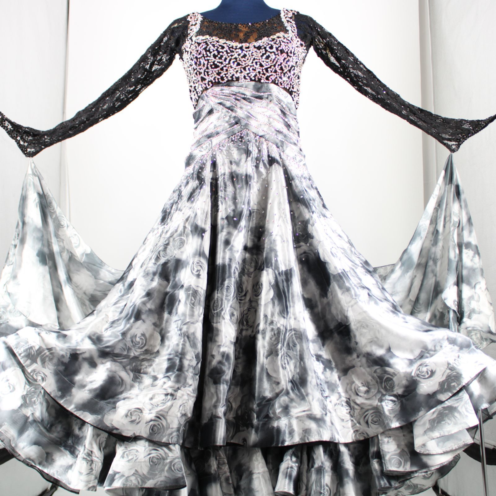 社交ダンス用 花柄ドレス 黒紫 フリル、新品フリー➰L、ラテン、膝下