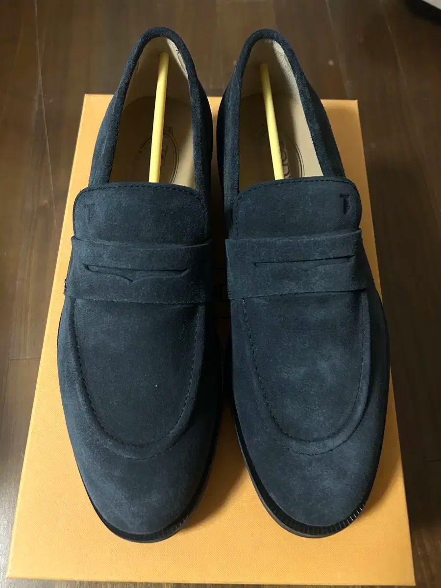 TOD S トッズ スエード ローファー メンズ ネイビー