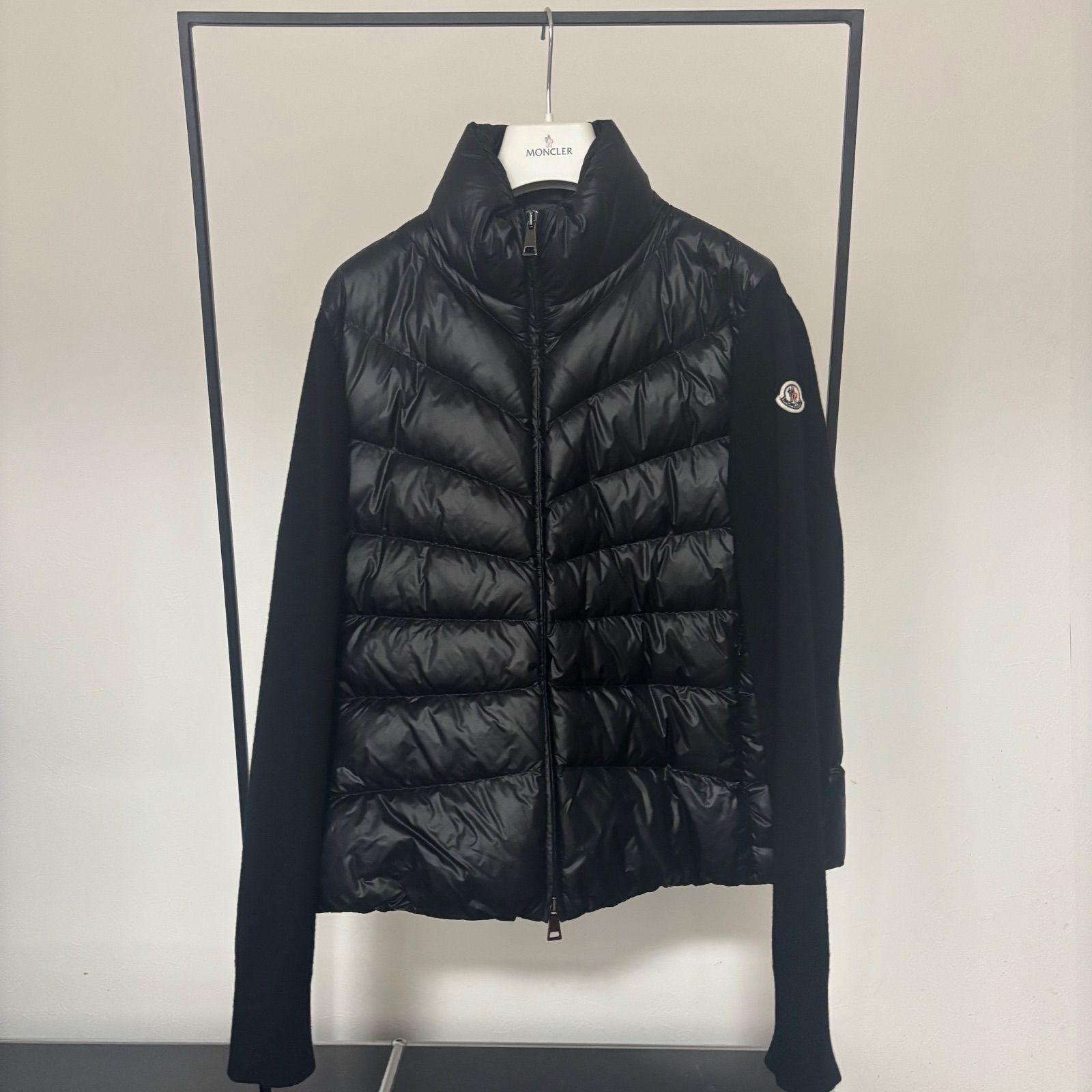 【美品】【24年】 MONCLER モンクレールハイブリッドダウンジャケット黒S モンクレール ダウン×スウェット ハイブリッドジャケット