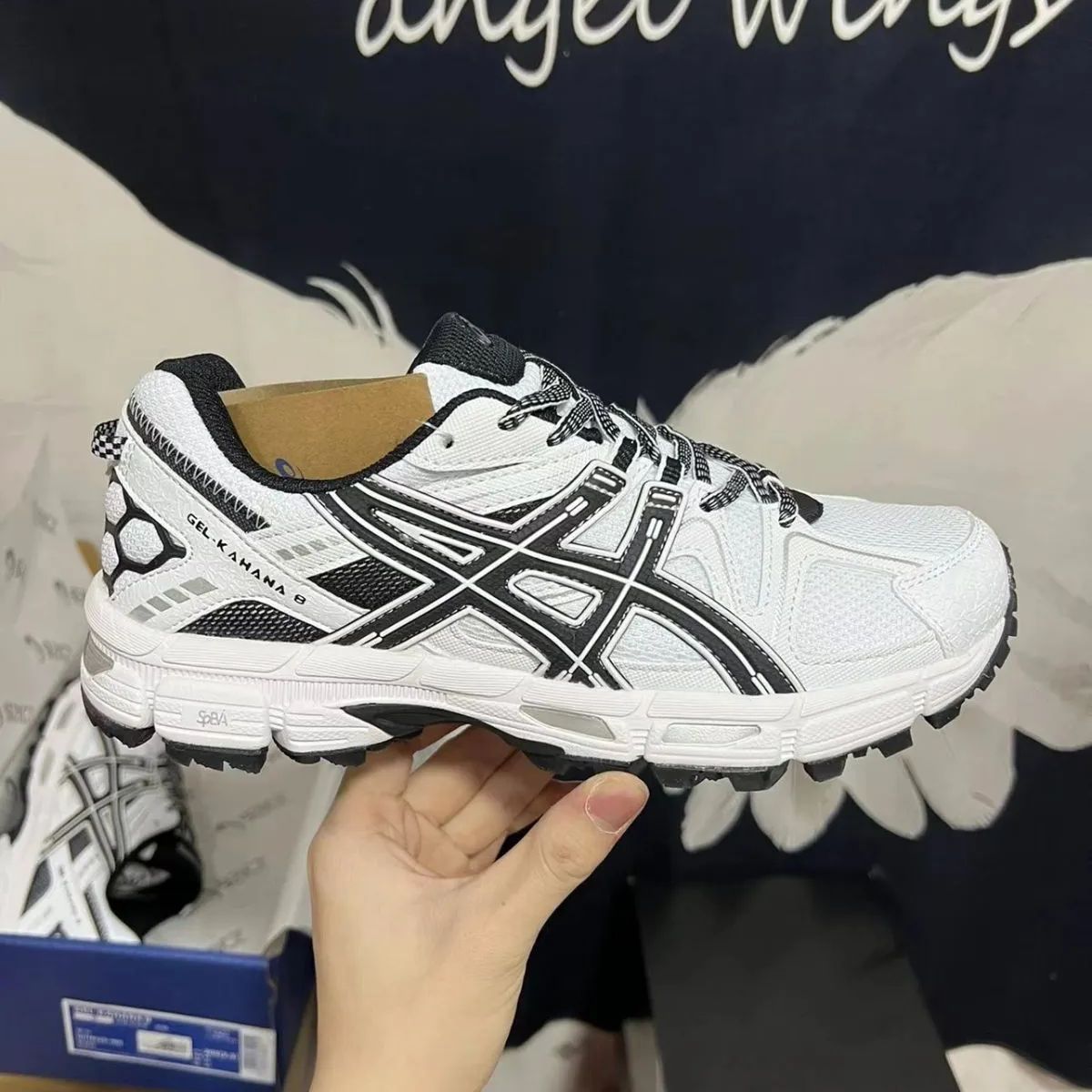 新品未使用ですasics​ アシックス Gel-Kahana 8 ランニングシューズ  