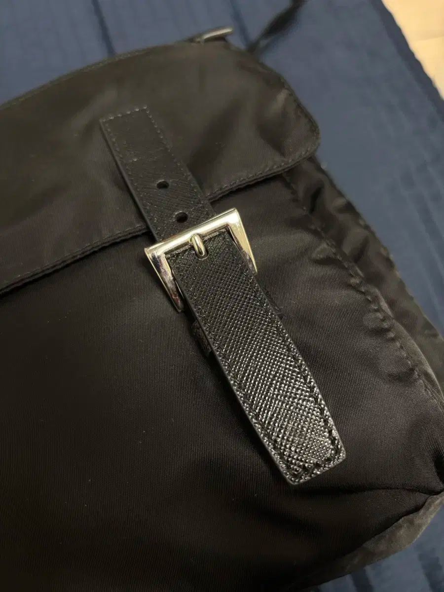 PRADA メッセンジャーバッグ