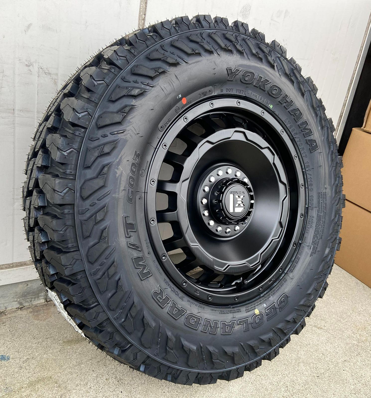 プラド ハイラックス サーフ FJ H3 LEXXEL SwaGGer MONSTA TERRAIN GRIPPER 265/65R17  265/70R17 285/70R17 タイヤホイール17インチ - itcglass.co.in