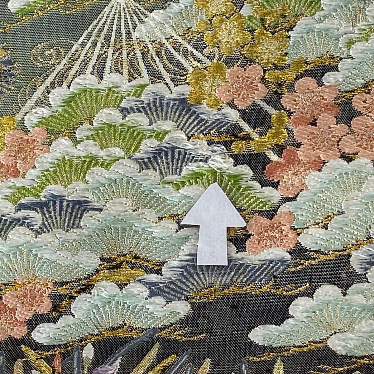 袋帯 秀品 松竹梅 観世水 箔 金糸 灰色 六通 正絹 【中古