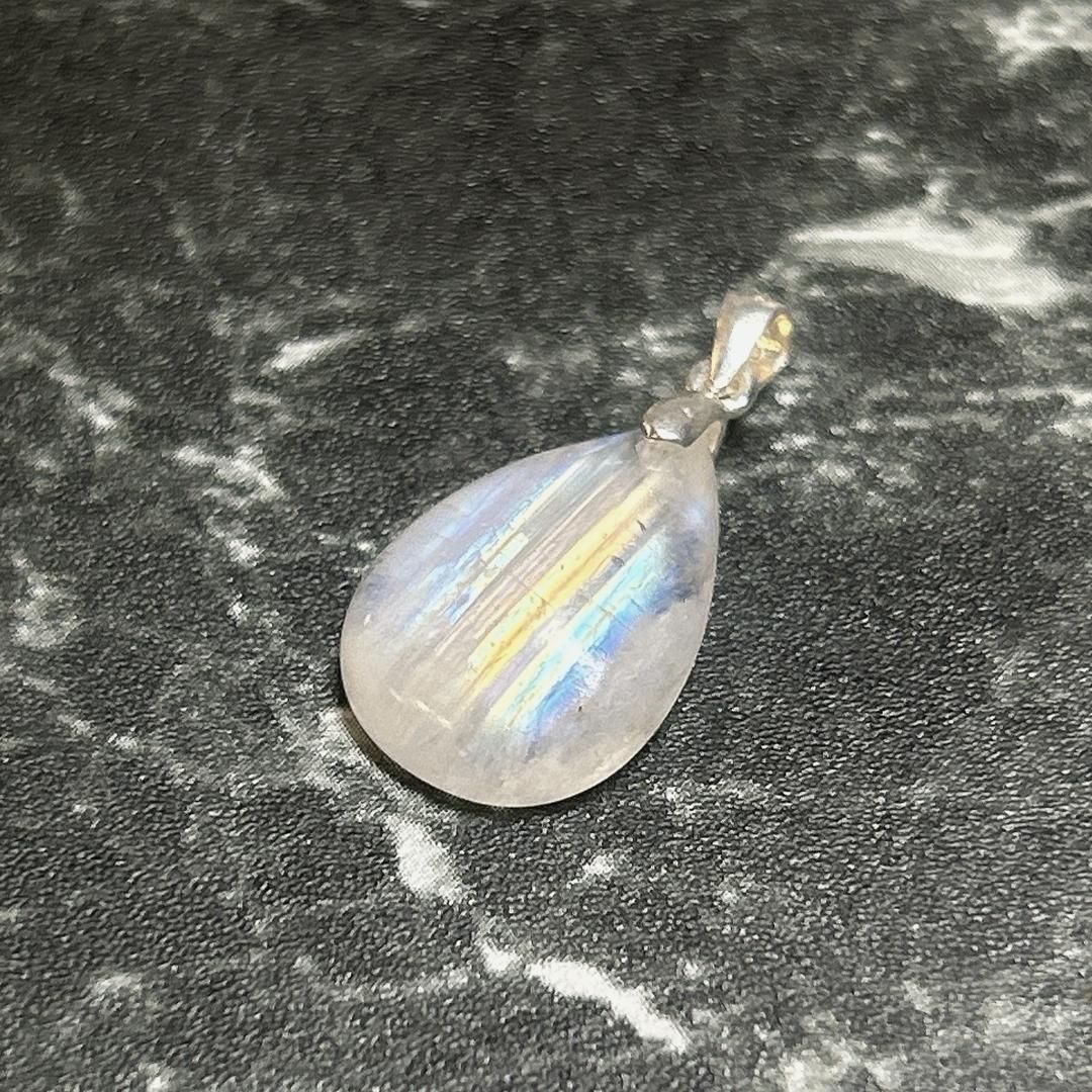 【E12101】レインボームーンストーン＊ブルーシラー＊ペンダント＊moonstone＊Pendant＊天然石＊アクセサリー
