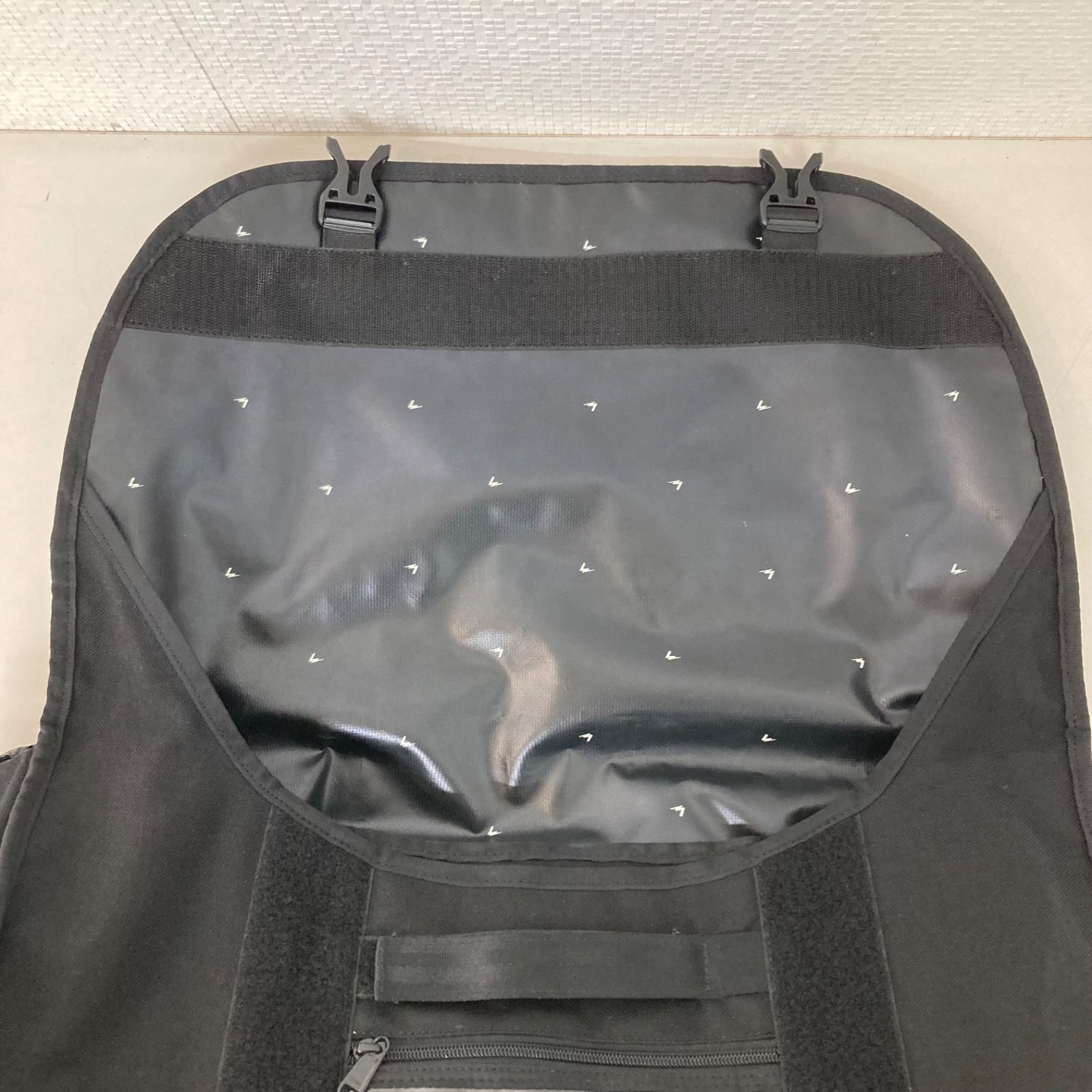 LARS メッセンジャーバッグ ブラック 黒 配達 郵便 斜め掛け 高機能 大