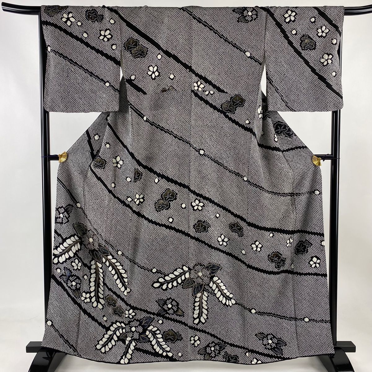 訪問着 身丈162.5cm 裄丈68cm L 袷 草花 金彩 絞り 黒 正絹 名品